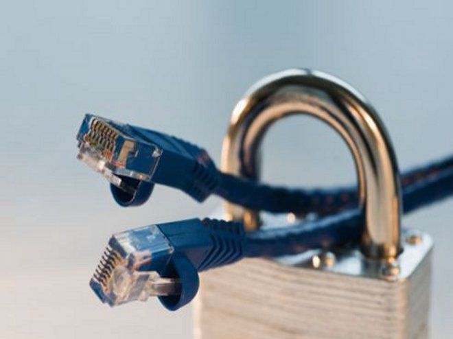Pięć państw i pięć firm "wrogami internetu"