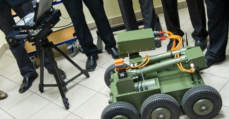 Polscy naukowcy skonstruowali model robota m.in. do wykrywania min