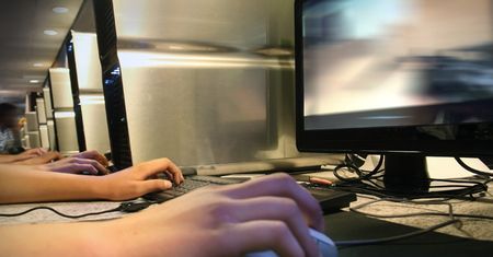 Sondaż: internauci chcą złagodzenia prawa autorskiego