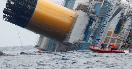 Przedmioty ze statku Costa Concordia do kupienia w internecie