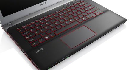 Nowe, kolorowe laptopy Sony Vaio E14P. Steruj gestami!