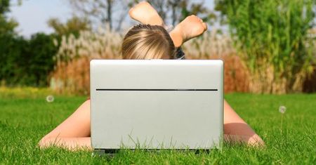 Dostaną za darmo komputery z dostępem do internetu