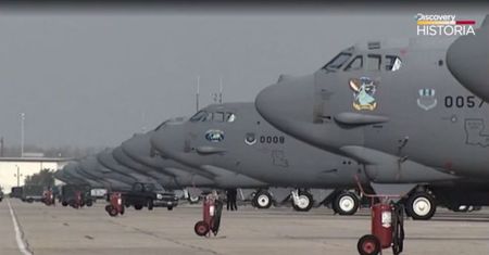 B-52 - symbol lotnictwa USA miał służyć armii przez 10 lat. Służy już prawie 60