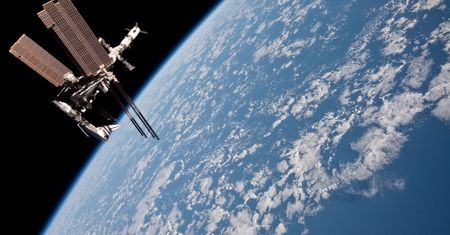 #dziejesiewtechnologii [88]: Laser na ISS, Windows nie dla piratów i premiera Wiedźmina