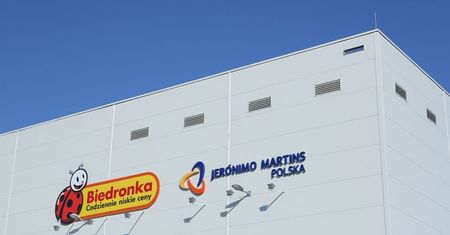 Biedronka szuka pracowników. Najniższa stawka to 2 tys. zł brutto