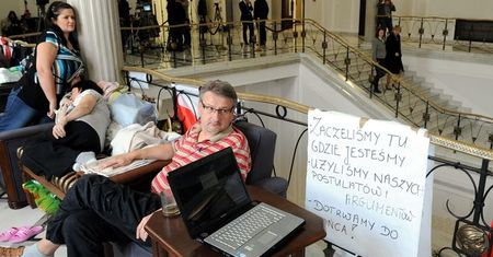 Sejm uchwalił ustawę podwyższającą świadczenia pielęgnacyjne