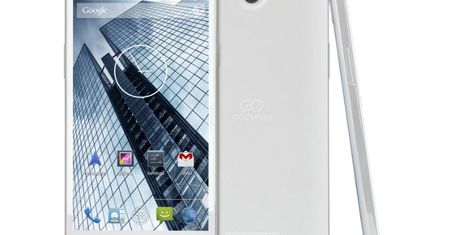 Prawie tablet, ale wciąż tani telefon - Goclever 600