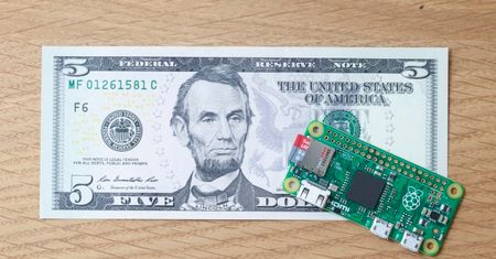 Raspberry Pi Zero: Nowa, tańsza wersja miniaturowego komputera