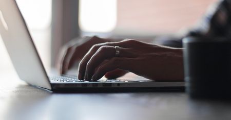 Władze Iraku odcinają dostęp do Internetu w całym kraju