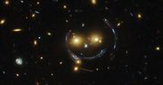 Uśmiechnięta buźka z kosmosu na zdjęciu z Teleskopu Hubble'a