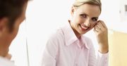 Czy flirt może pomóc na rozmowie kwalifikacyjnej?