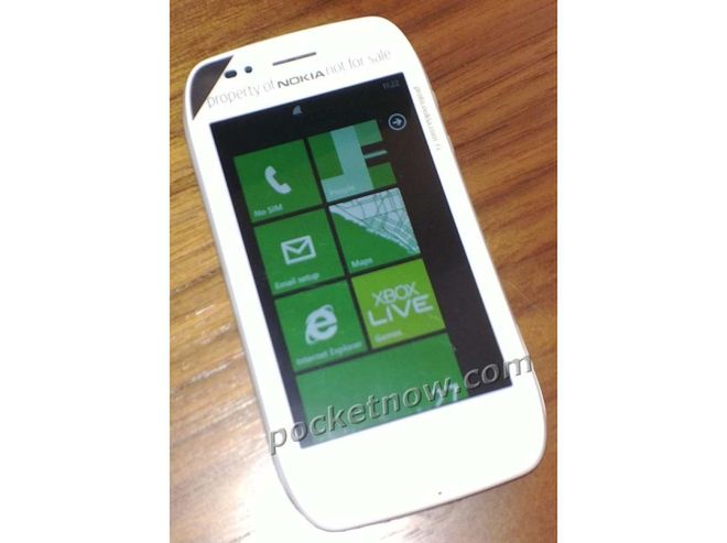 Nokia Sabre: brzydki telefon z Windows Phone