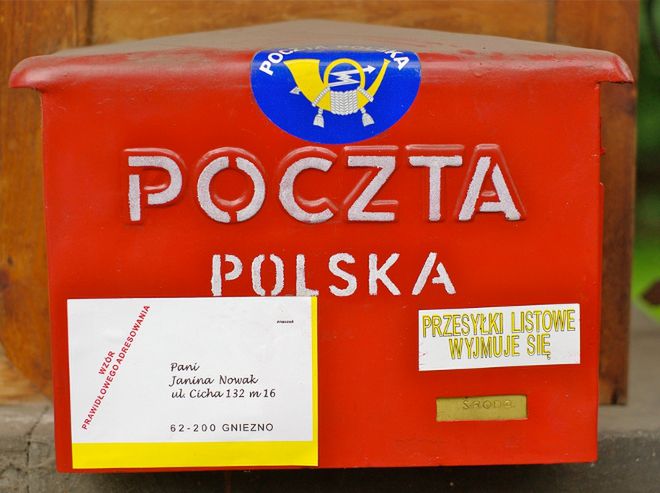 Uważaj! Oszuści podszywają się pod Pocztę Polską