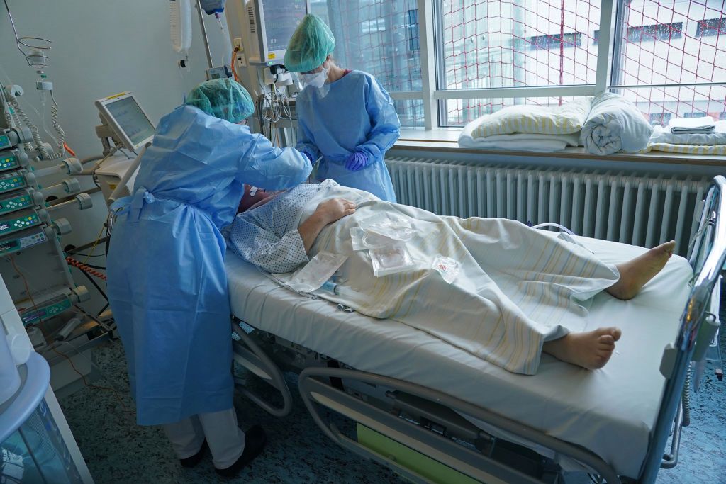 Zaczyna się jak przeziębienie, kończy się w szpitalu. "Jakby zniszczenia dokonał napalm"