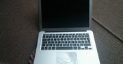 MacBook Air spadł z wys. 300 m. Działa?
