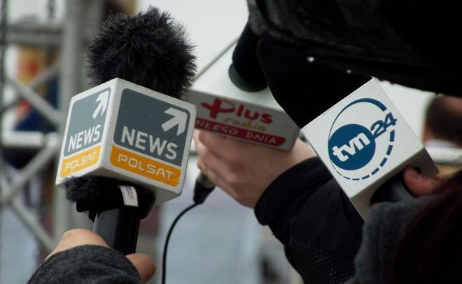 TVN i Polsat giną w cieniu swojego konkurenta