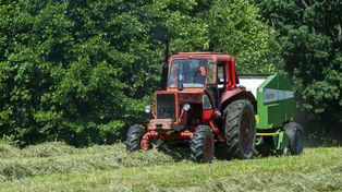 Rolnicy mają ostatnią szansę. Od września trudniej będzie budować