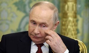 "Wyskoczy z okna z rodziną". Zaskakujące słowa o Putinie