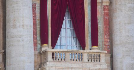 Kiedy nowy papież pojawi się w oknie Pałacu Papieskiego? Już wkrótce wyjdzie do wiernych
