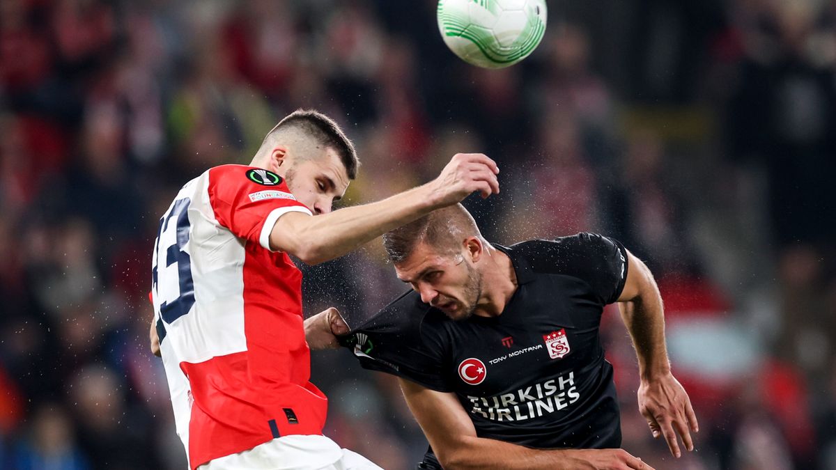 Zdjęcie okładkowe artykułu: Getty Images / MARTIN DIVISEK / Karol Angielski w akcji