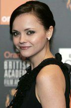 Christina Ricci pracuje nad pupą