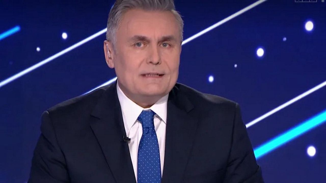 Marek Czyż to jeden z prowadzacych "19:30", serwisu, który zastąpił "Wiadomości"