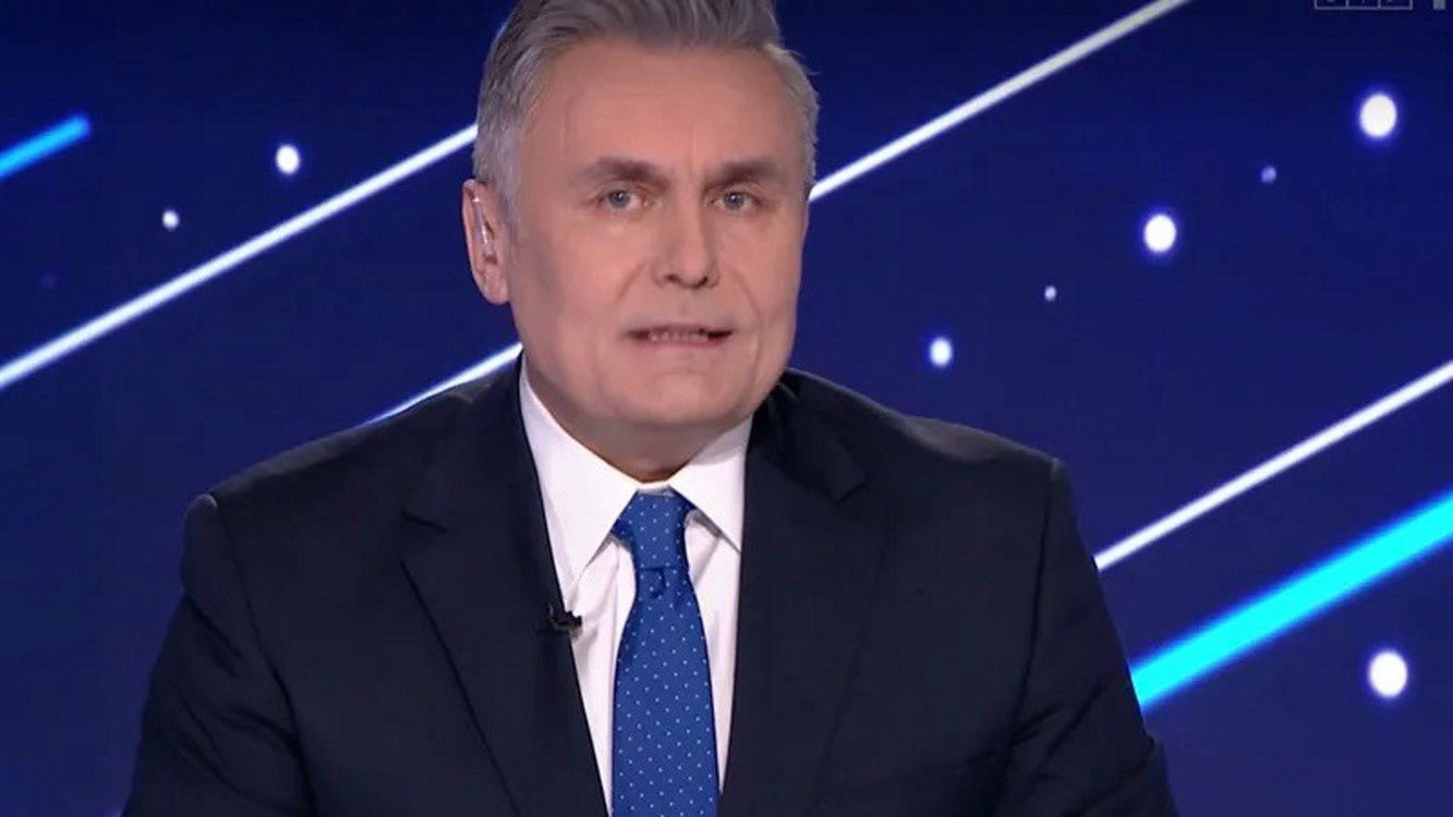 Marek Czyż to jeden z prowadzacych "19:30", serwisu, który zastąpił "Wiadomości"