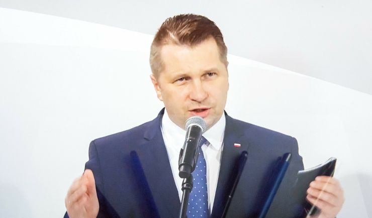 Powrót do szkół. Przemysław Czarnek podaje warunki