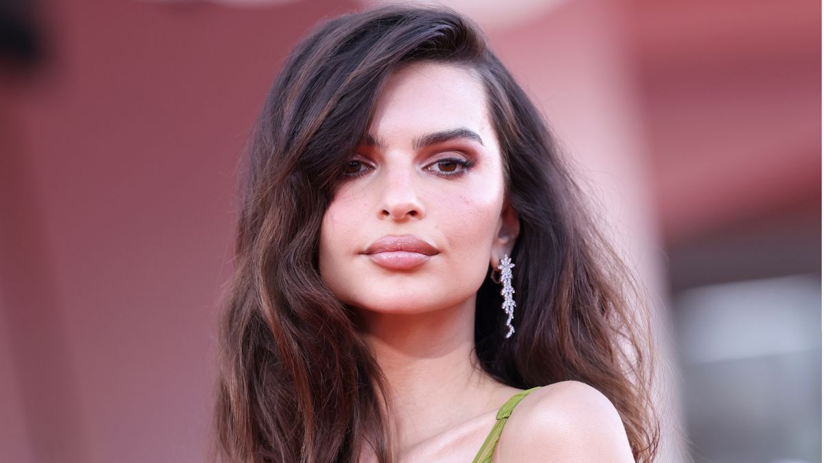 Emily Ratajkowski 