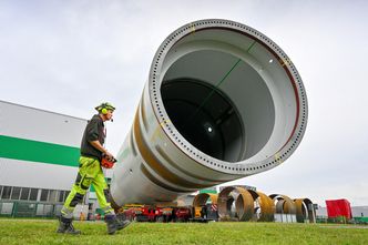 Pierwszy polski wiatrak morski uruchomiony. Największa taka turbina w Europie