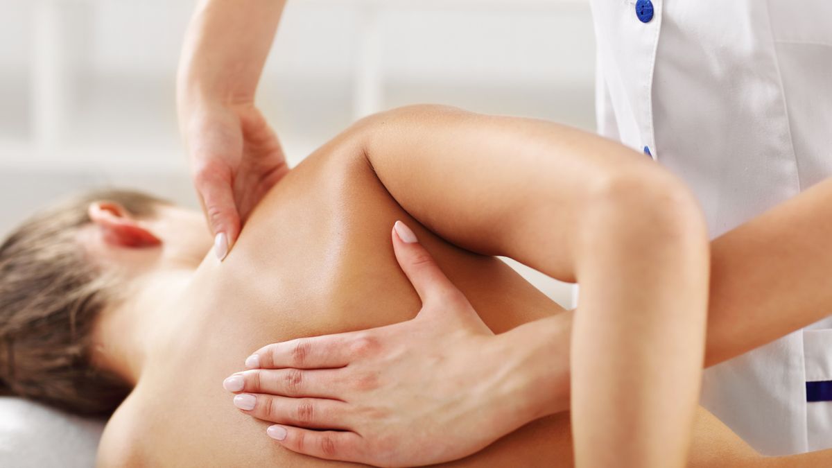 Masaż powięzi zmniejsza obrzęki i poprawia samopoczucie