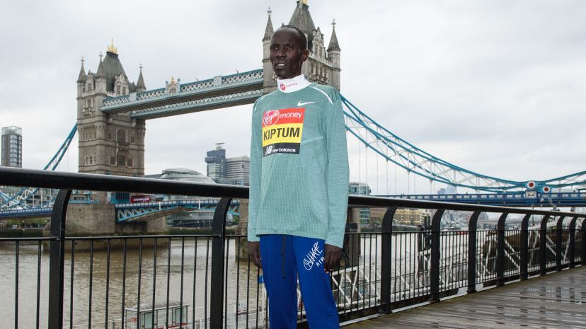 Abraham Kiptum w sesji zdjęciowej przed maratonem w Londynie