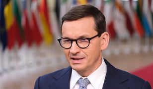 Premier atakuje UE ws. COVID-19. Nie wspomniał, kto wynegocjował szczepionki