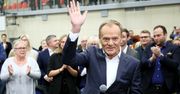 Donald Tusk kontra sektor PiS w Piasecznie. "Ja ci dam für Deutschland, PiS-owcu jeden"