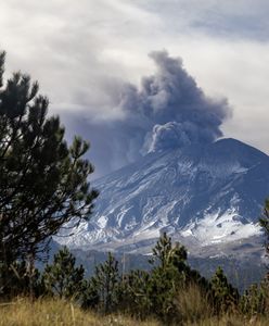 Obudził się Popocatepetl. Odwołane loty i "żółty alert"