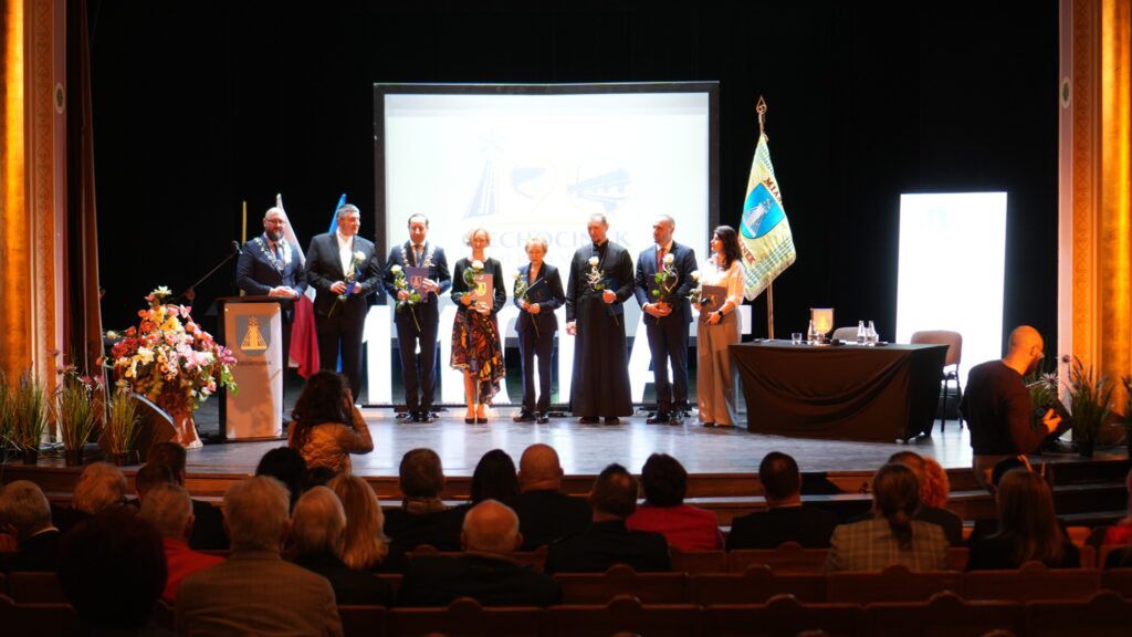 Uroczysta sesja w Teatrze Letnim