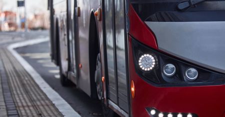 Szkolna wycieczka wstrzymana o świcie. Policjanci nie dopuścili autokaru do jazdy