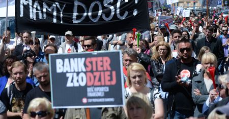 Frankowicze mają dość. Kolejna manifestacja przeszła ulicami Warszawy