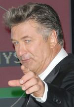 Alec Baldwin do Charliego Sheena: Błagaj o przebaczenie