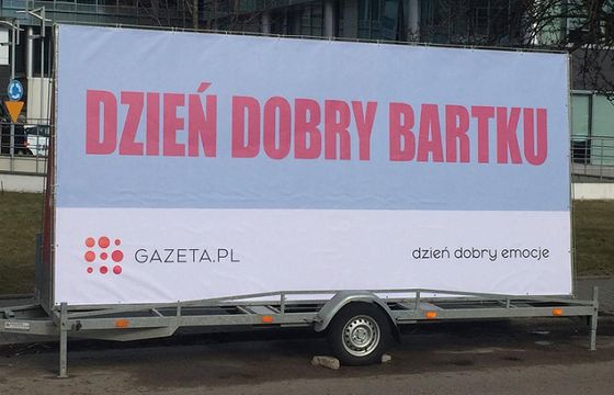 Gazeta.pl z reklamami-życzeniami dla Tomasza Machały z Wirtualnej Polski i Bartosza Węglarczyka z Onetu
