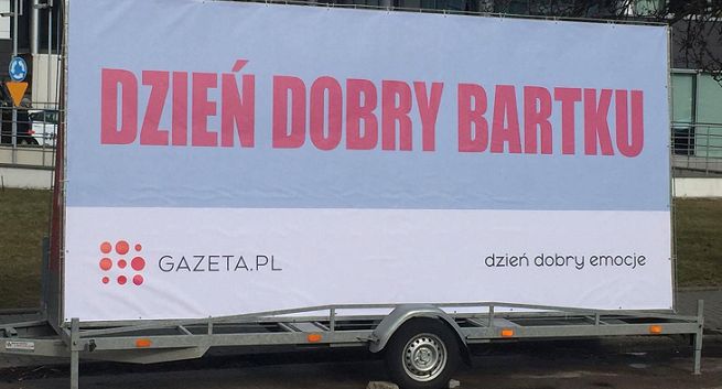 Gazeta.pl z reklamami-życzeniami dla Tomasza Machały z Wirtualnej Polski i Bartosza Węglarczyka z Onetu