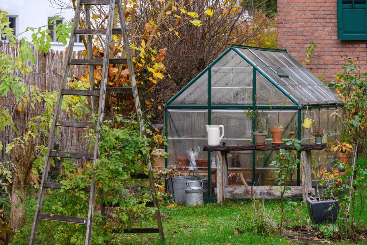 Patent for heating a greenhouse