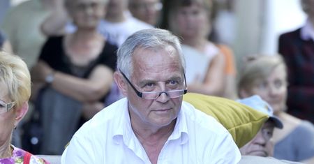 Kondrat handluje nielegalnie winem?!