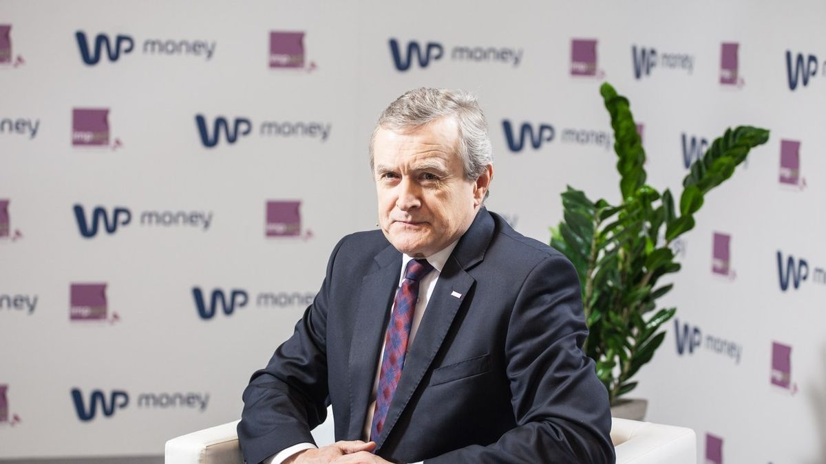 Piotr Gliński, wicepremier, minister kultury i dziedzictwa narodowego podkreślił, że "nie ma rozwoju bez nowoczesnego, innowacyjnego transportu"