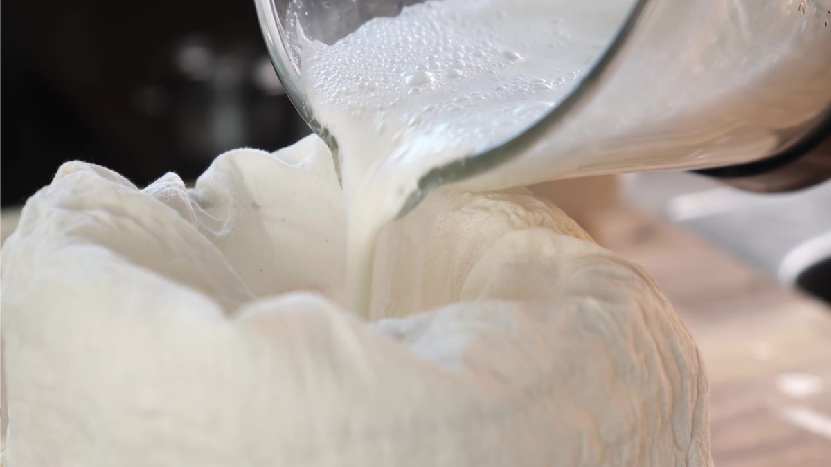 Homemade white almond milk drink
Homemade white almond milk drink
Morita Mika
handmade, processed