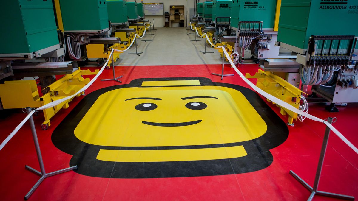 Producent sławnych klocków o wynikach z 2016 roku może na razie tylko pomarzyć