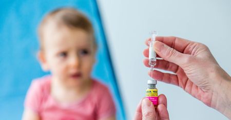 Dwa ogniska zachorowań na Odrę pod Warszawą. Epidemia może nas kosztować krocie