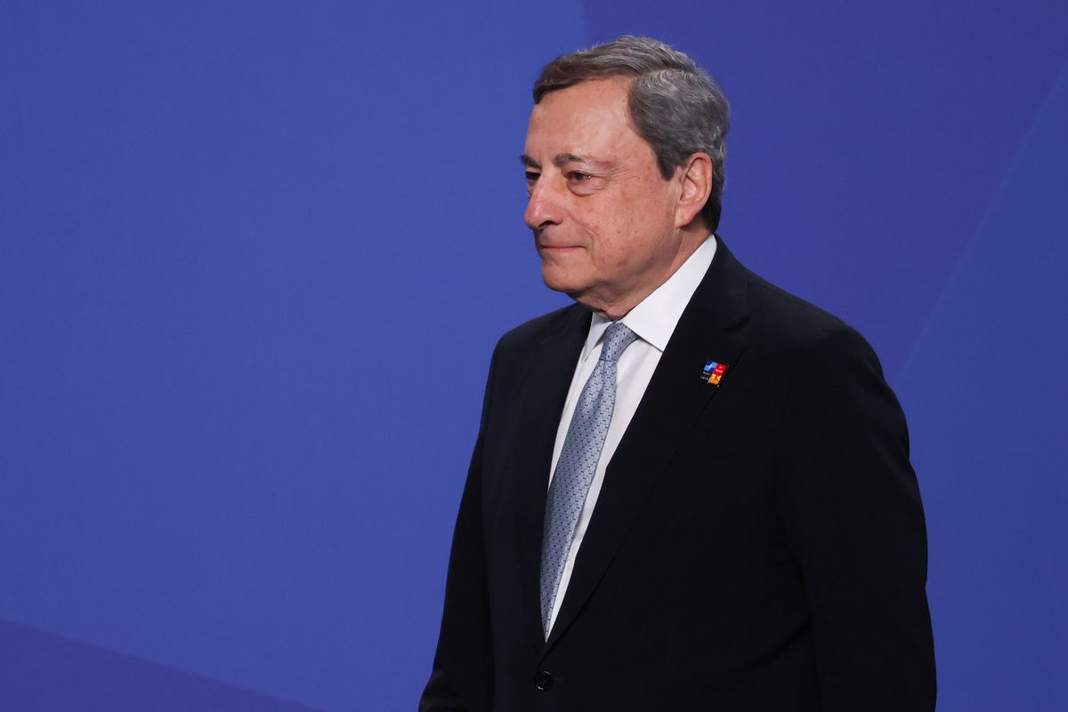 Włoski premier  Mario Draghi musiał opuścić wcześniej szczyt NATO w Madrycie. Jego uwaga pochłonięta była konfliktem w rządzie 