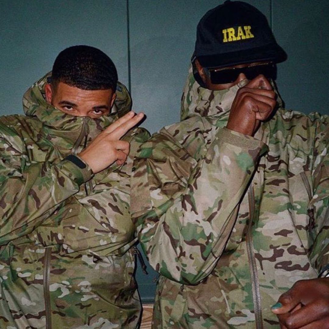 Drake w wojskowym uniformie