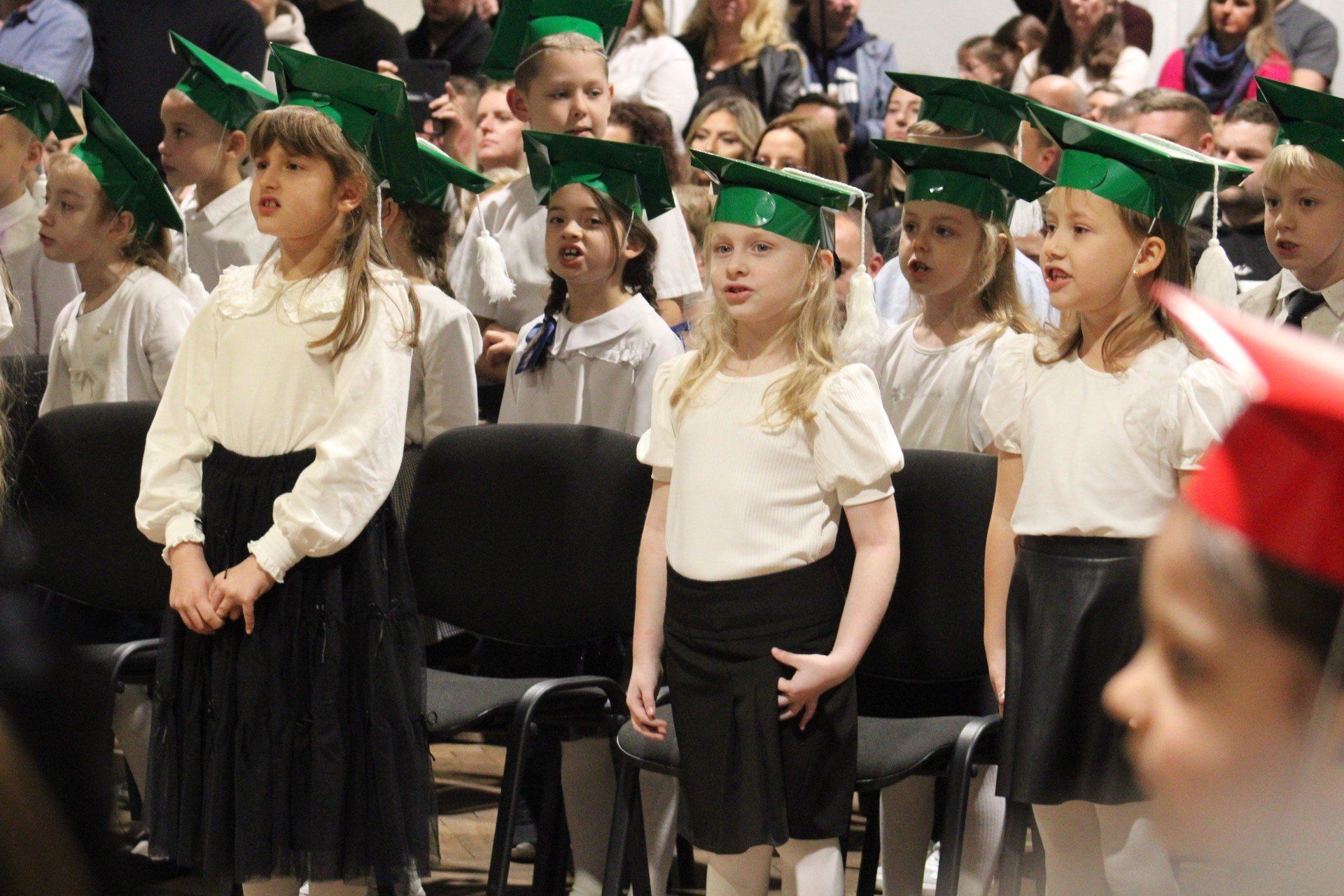 Ślubowanie klas pierwszych w tarnobrzeskiej Dziesiątce